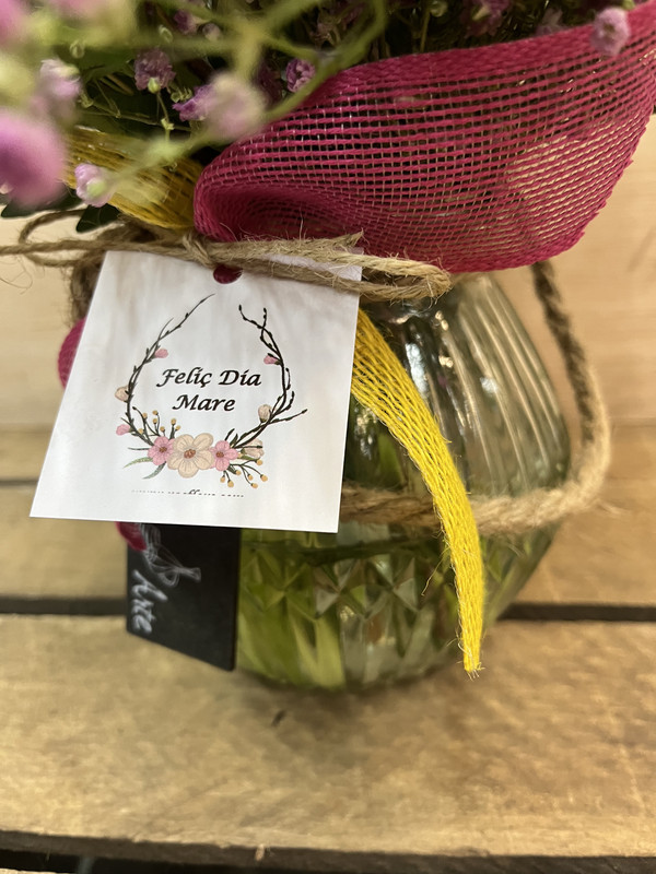 JARRON CRISTAL CON TULIPANES Y MENSAJE MADERA DIA DE LA MADRE