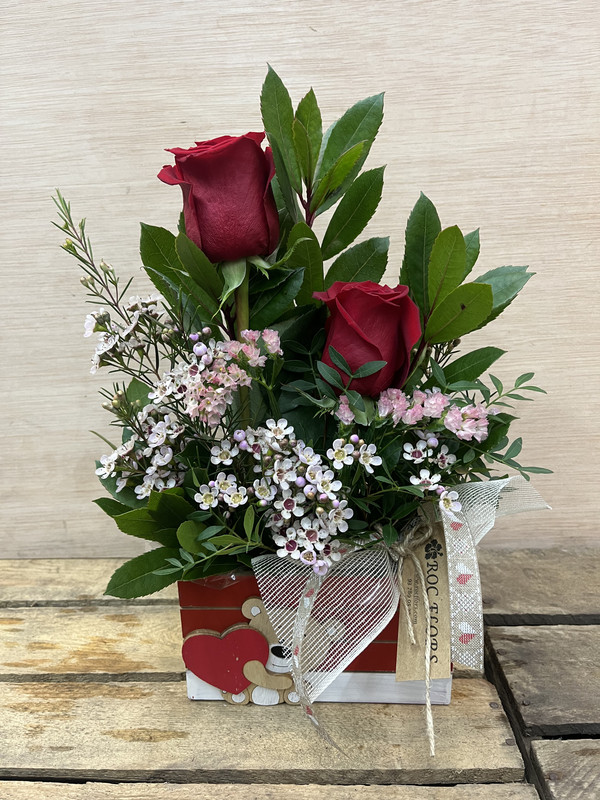 CAJA MADERA OSITO CON ROSAS ENAMORADOS