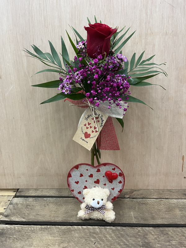 VIOLETERO CORAZÓN MADERA CON ROSA Y OSITO ENAMORADOS