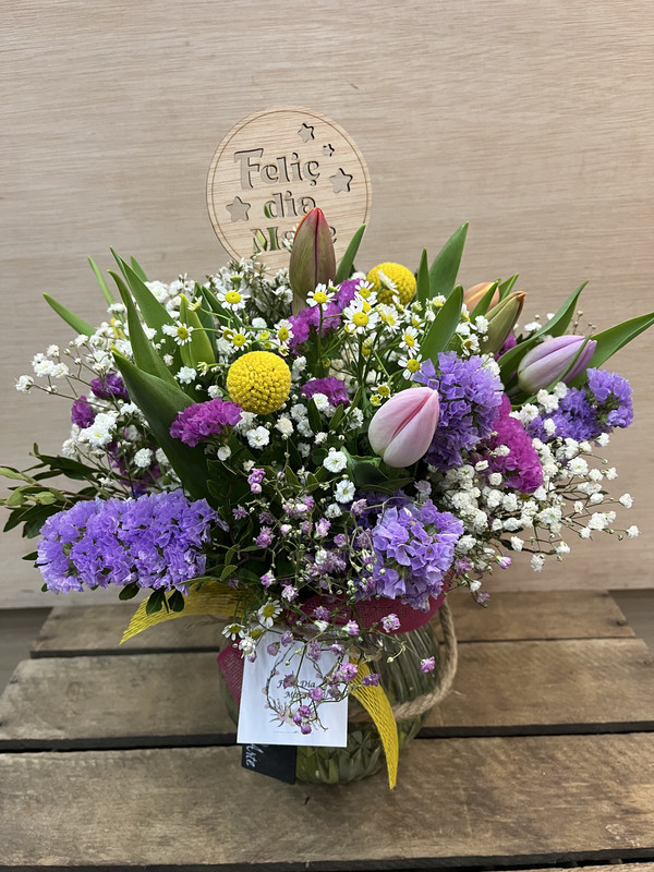 JARRON CRISTAL CON TULIPANES Y MENSAJE MADERA DIA DE LA MADRE